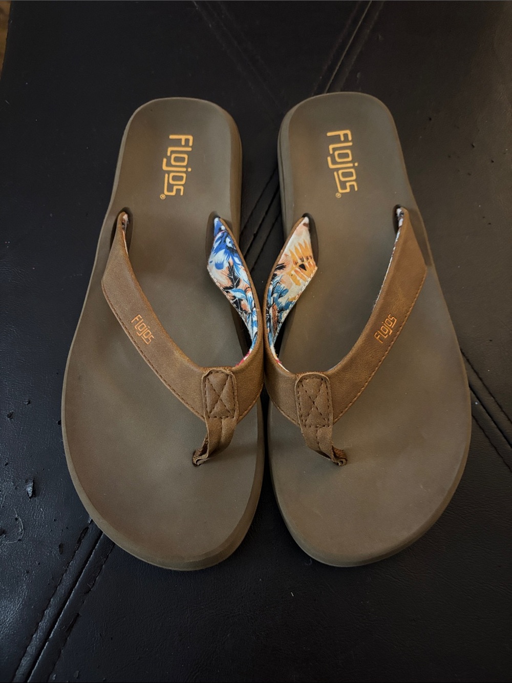 Flojos women’s Brown Flip-Flop Sandals with Floral-Patterned Thong